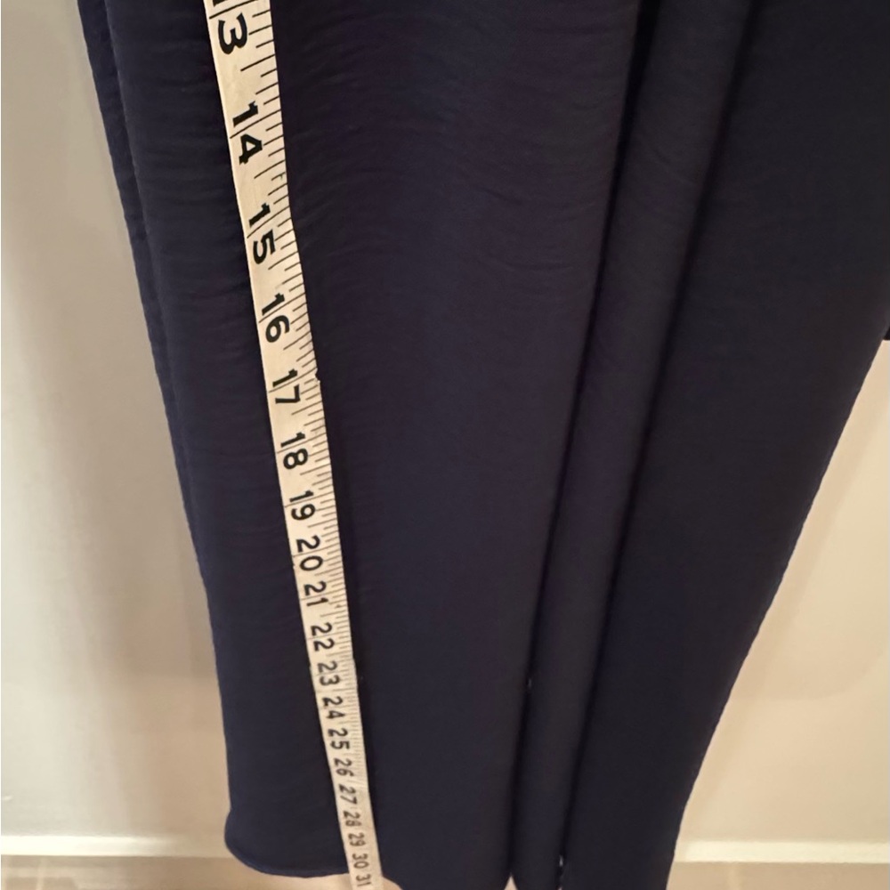 DKNY midnight blue dress with tie belt.
Size 12. (A small 12, like a 10). - Picture 9 of 9